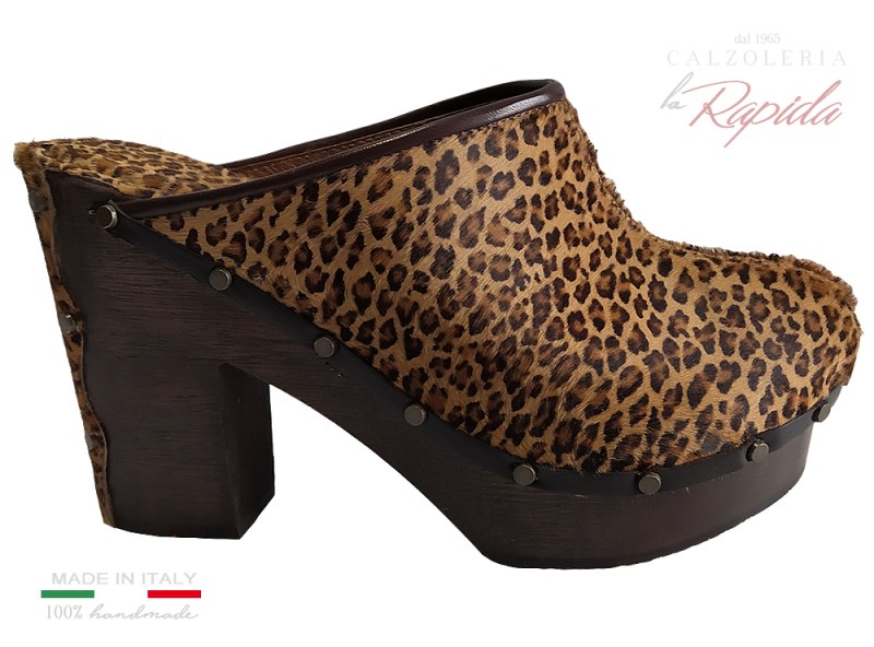 Zoccoli Maculati leopardati da donna in legno, Leopard-print leopard clogs for women in wood